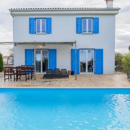 Shana Villa
