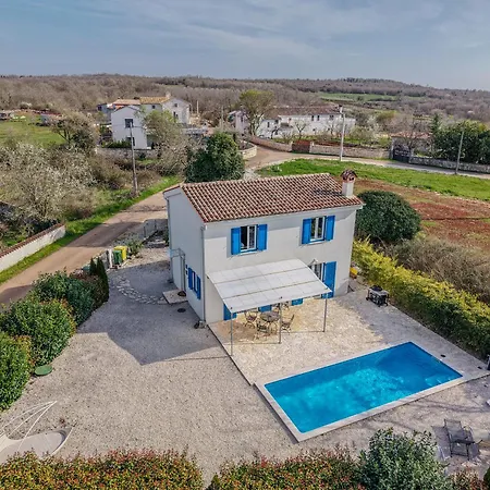 Shana Villa *