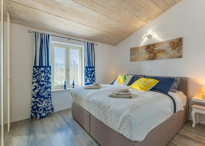 Shana Villa